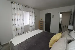 2 Bedroom Townhouse Near BP & Hospitals - Image 2