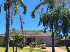 Nature Bird Sanctuary lookout in Broadwater - Image 2