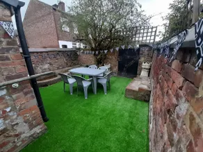 Chic 5 double bedroom house - 15 min to Manchester - Image 2