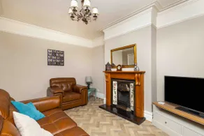 Horbury town, walkable to all amenities. - Image 2