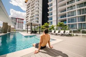 CBD One bedroom Deluxe Apartment - Image 2