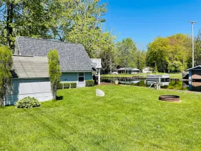 Lovely Gun Lake Cottage - Image 4