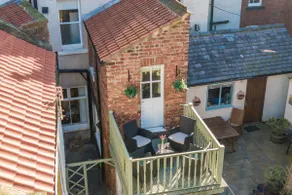 Sleeps 8 -Garden -Dog Friendly - Ravenscraig House - Image 3