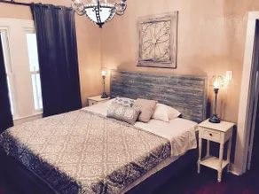 Hill Country Farmhouse - Image 4