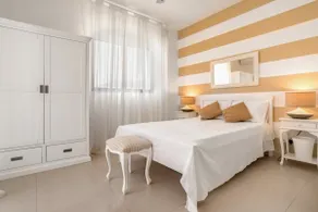 Cool and Airy Apartment With Endless Blue Horizon Views - Image 4