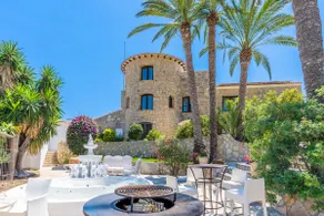Top Villa on frontline of the Mediterranean - Image 5