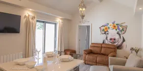 Old Spot Cottage - Image 3