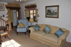 Period cottage in idyllic riverside location in prime Cotswolds village - Image 3