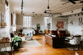 Unique loft in downtown historic building - Image 4