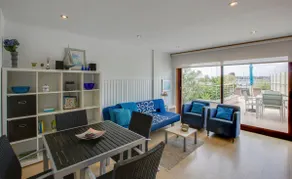Apartment with views and a terrace - Image 4