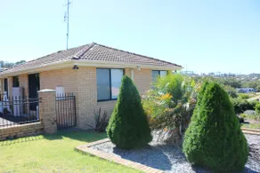 The Views - 3 or 4 Bedroom - Image 4