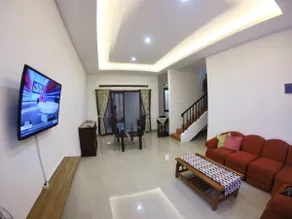 Padma Laguna Guest House - Image 2