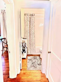 Broadway BNBs III - 1 BR Apartment -Walk to Centre - Image 5