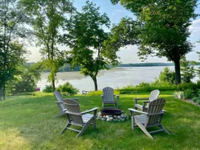 Roberds Lake Retreat- 4 BR,Pontoon,Hot Tub,Game Rm - Image 2