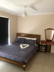 Lovely 2-bedroom apartment with mountain views - Image 2