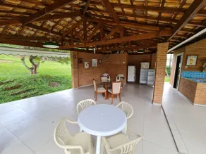 Lake House - Image 5