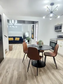 Sleek, Central & Cozy Basement Stay - Image 5
