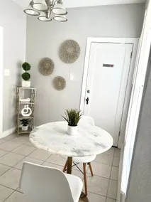 3 Gated upstairs Luxe Decor 1-BR Apartment 2ND FLR - Image 5
