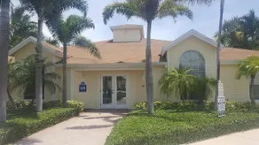 Pristine Condo, 2 Bed/2 Bath 1/4 mile to Beach. - Image 2