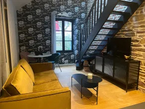 Entire 2-bedroom house in Centre Thabor, Rennes - Image 3