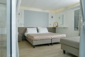 Bungalow Deluxe - Image 5