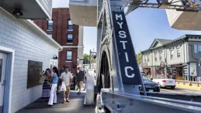 MINI PALACE @ MYSTIC SEAPORT & AQUARIUM: 5 QUEEN BEDS 1 BUNK BED - Image 5