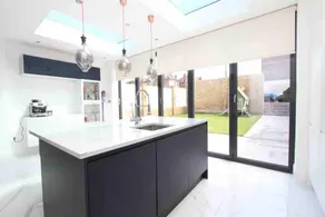 Large 4 bed Lux House - Image 3