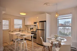 City Center Charming River View AC Free Parking - Image 5