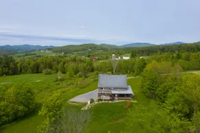 Stunning Pleasant Valley Home - Image 2