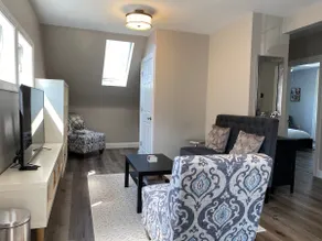 2nd floor Bryn Mawr apartment with private deck - Image 2