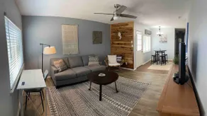 Comfy, contemporary, quiet retreat with views of the Petroglyphs  - Image 3