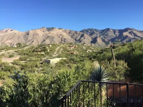 Spacious home w breathtaking views - Image 4