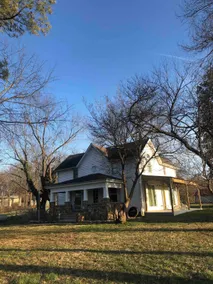 The Farmhouse at Ten 64, Great Location in Ozark - Image 2