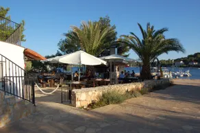 studio sea front with kayak - Image 5