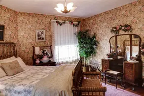The Maid's Quarters at The Queen, B&B - Image 2