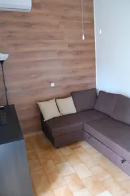Zotos residence - Image 4