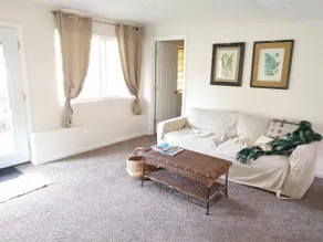 Clean and spacious home away from home! - Image 3