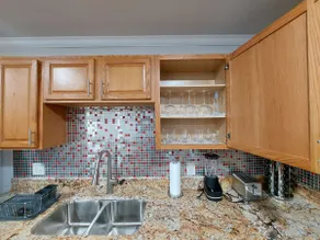 Relax in cozy 4 br 2 bath split foyer hse in Fburg - Image 4