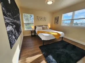 Spacious 3-Bedroom Eucalyptus House - Image 3