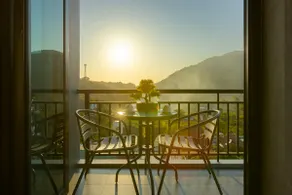 Sara's Nest - Top Floor Seaview apartments - Image 5