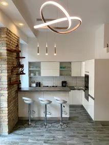 Bright luxury apartment in the city center - Image 5