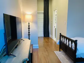 Calvert Alley Guestquarters - Image 3