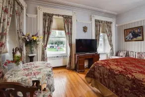 The Parlor Suite (Suite 100) - Image 2