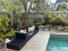 SPACIOUS BEACH HOUSE in beautiful Dicky Beach with private pool. - Image 4