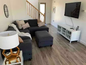Cozy Townhome Gathering Spot - Image 2