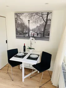 Happy Days Apartment - Luxurious - Free parking on own property - Image 2