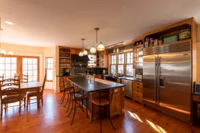 Large downtown captain's house 9bd. - Image 2