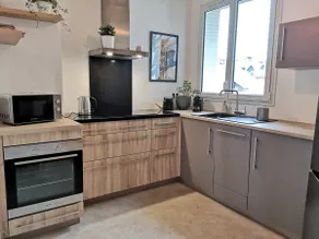 Apartment with balcony, in the center of Tours - Image 5