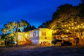 ”Treehouse” at Six Acres in Canyon Lake - Image 3