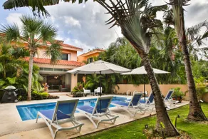 Oasis Tropical, on a golf course near the beach - Image 2